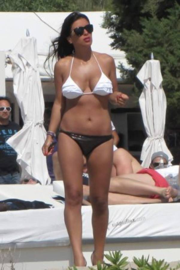 ¡INFARTANTE! Así es la libanesa de 42 años con la que se casó Cesc Fábregas