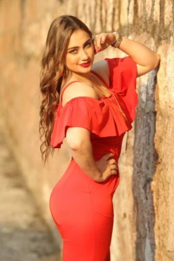 ¡Qué belleza! Mariela Rodríguez, la presentadora hondureña y abogada que suspira por Olimpia