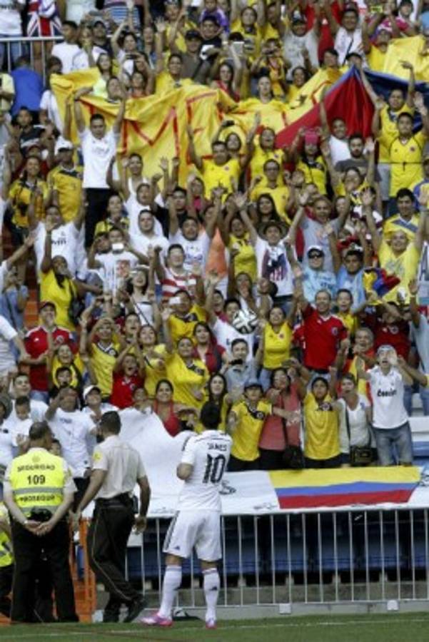 James Rodríguez fue presentado por Real Madrid ante 20 mil aficionados.