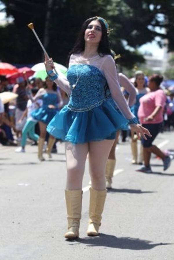 Las palillonas de Tegucigalpa que han deslumbrado en los desfiles patrios