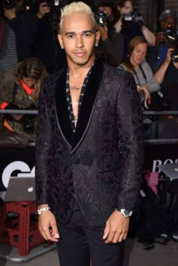 Hija de Mourinho levanta suspiros al acompañar a su padres los Premios GQ