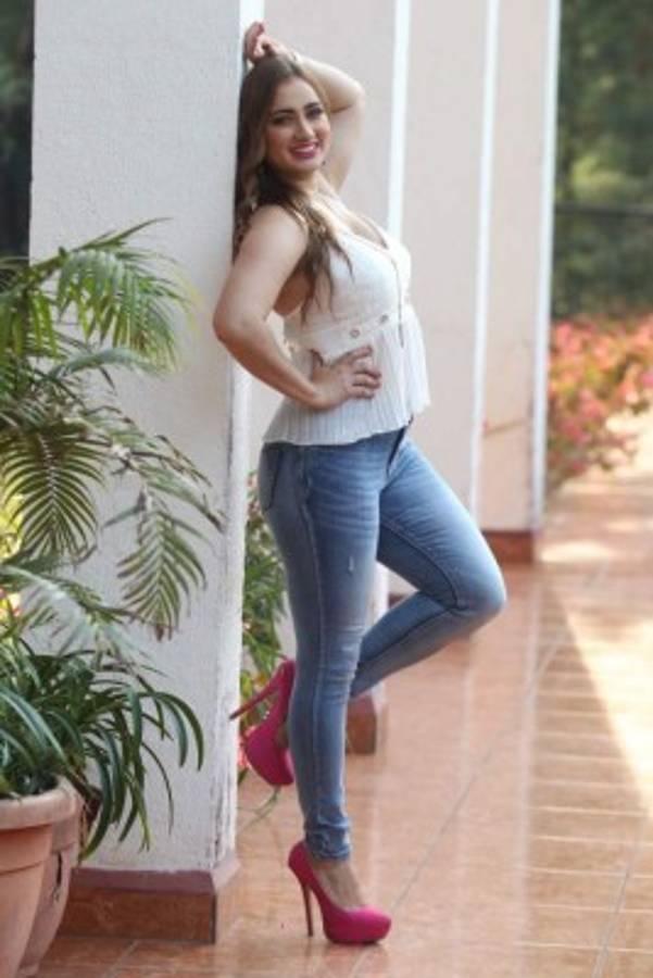 ¡Qué belleza! Mariela Rodríguez, la presentadora hondureña y abogada que suspira por Olimpia