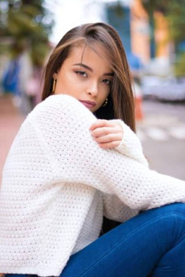 Así es Melissa Handal, la hermosa presentadora de TV y 'barbie' de Instagram