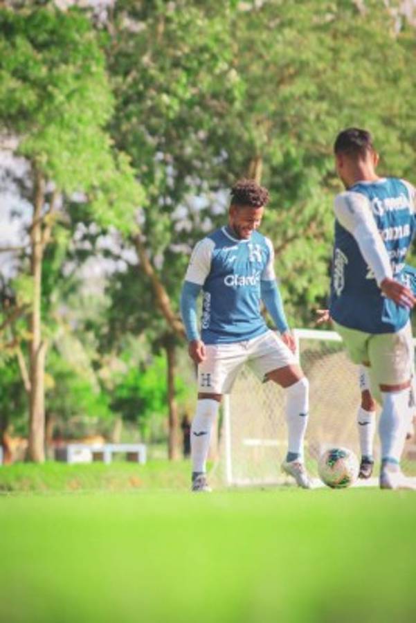 ¡Una mesa de billar! Es considerada como una de las mejores canchas de grama natural en San Pedro Sula