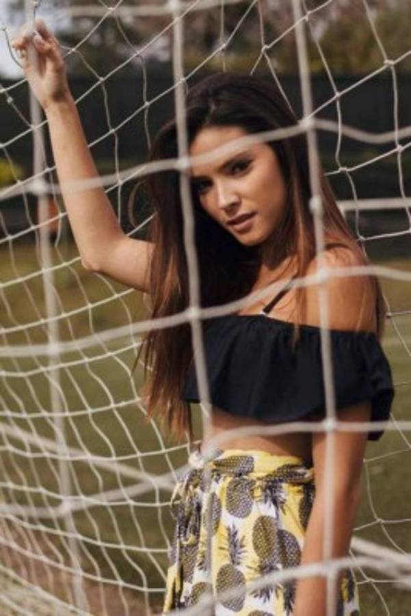 María José González, la periodista tica que enamora con su carisma y sonrisa