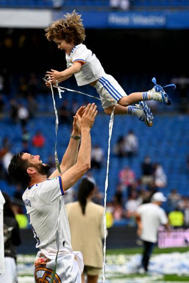 Fotos: Así celebró el Real Madrid su título 35 en la Liga de España; el crack que no llegó al festejo y el gesto de Marcelo