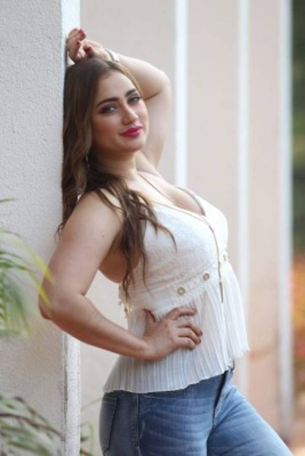 ¡Qué belleza! Mariela Rodríguez, la presentadora hondureña y abogada que suspira por Olimpia