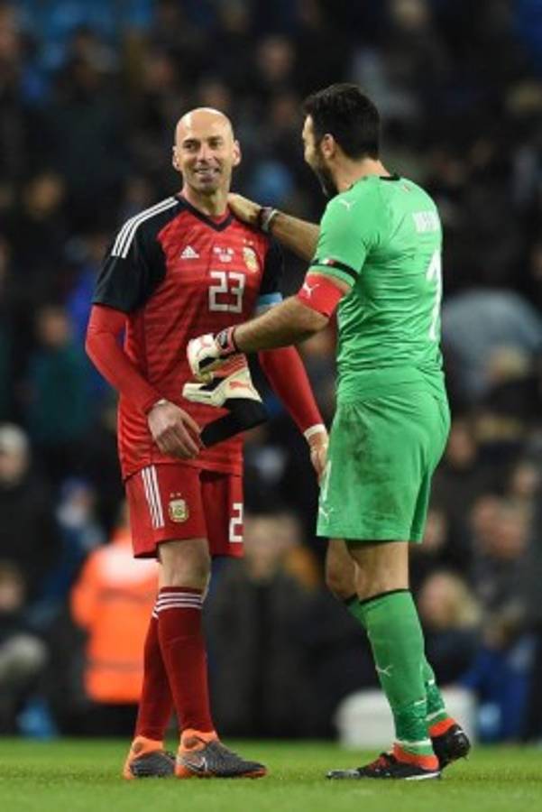 En fotos: La locura en Manchester por Messi, la celebración de Salah y el cabezazo de Cristiano