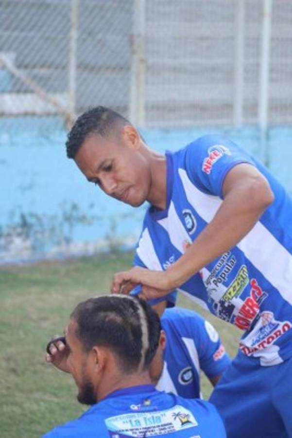 Le pasaron tijera a varios futbolistas del Victoria que debutaron en Primera División ¡ni 'Chato' Padilla se salvó!