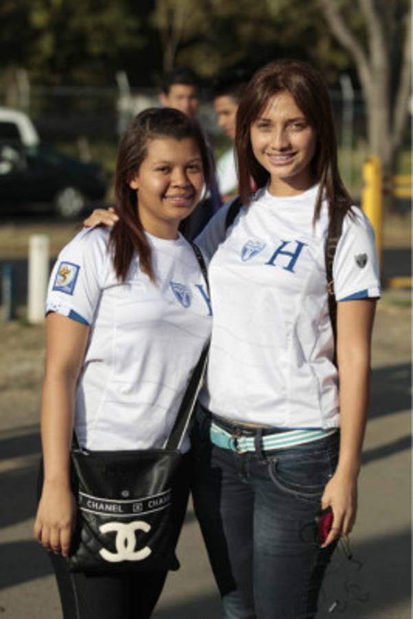 Ambiente en el partido Honduras vr Costa Rica.