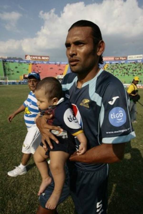 Estrellas del fútbol hondureño que se retiraron en el olvido