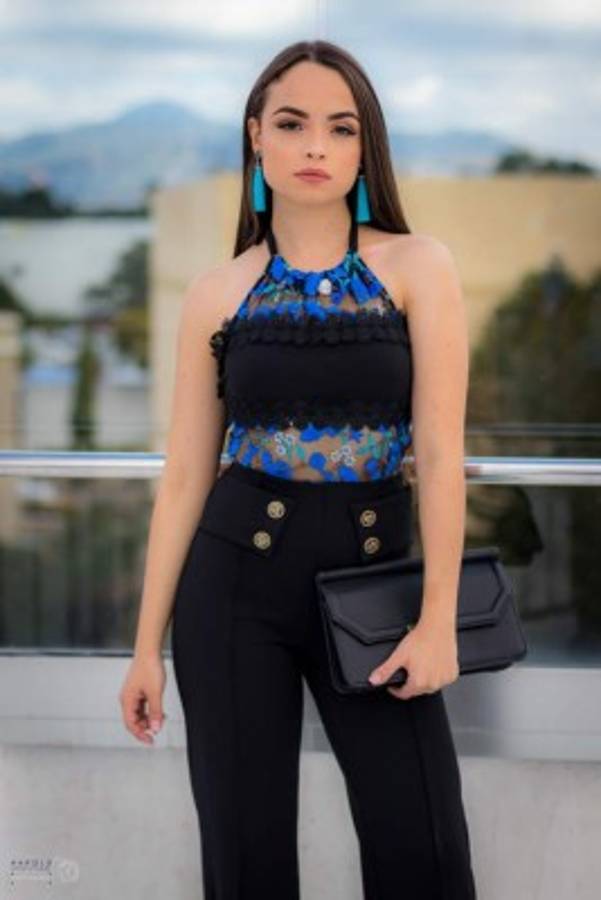 Así es Melissa Handal, la hermosa presentadora de TV y 'barbie' de Instagram