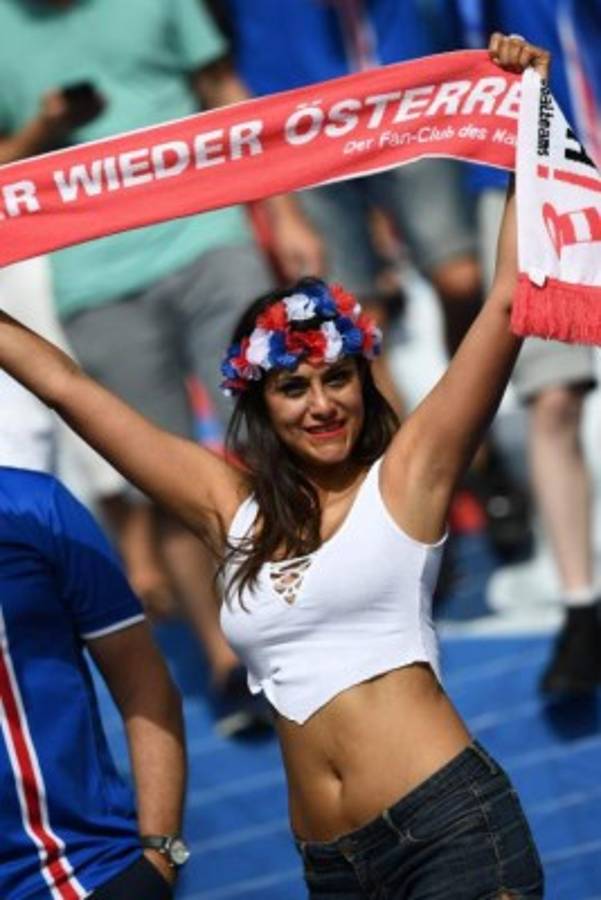 ¡Hermosas debutantes! Islandesas llenarán de belleza los estadios de Rusia