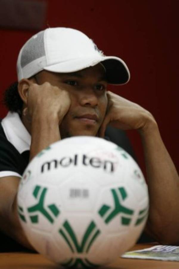 FOTOS: Emil Martínez, el hombre al que la rodilla le rompió su sueño