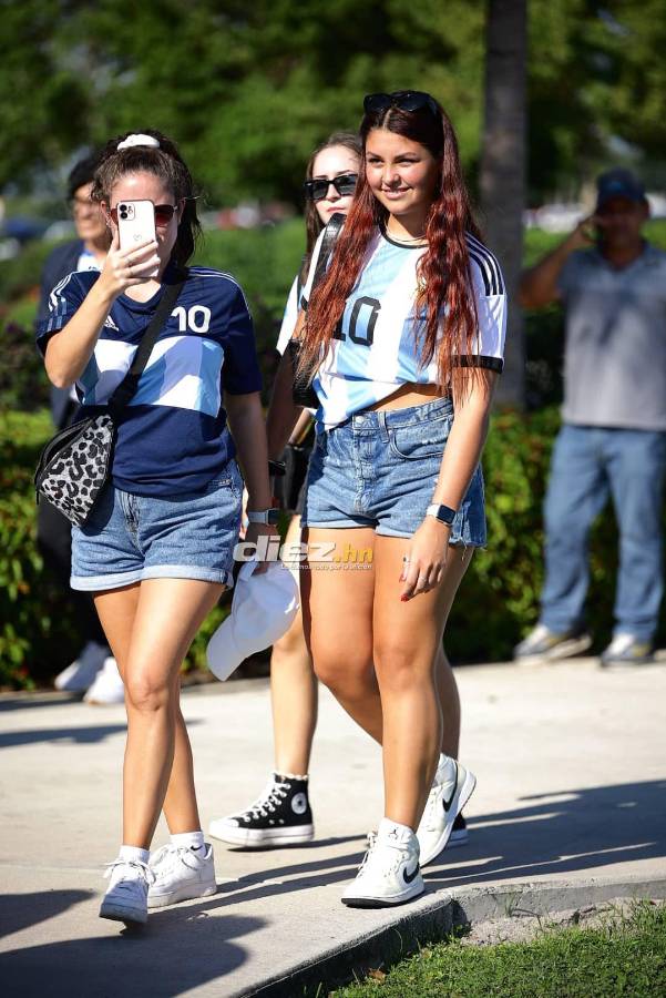La carnita asada de los catrachos, el Lamborghini y la tremenda manta a Maradona: Ambientazo previo al Honduras vs Argentina