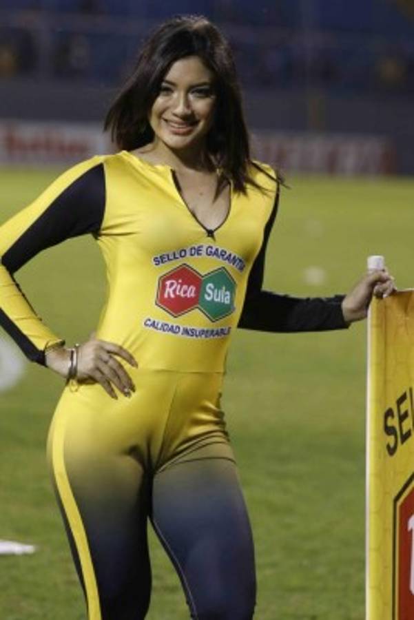 Las infartantes chicas que adornan la semifinal Real España-Marathón