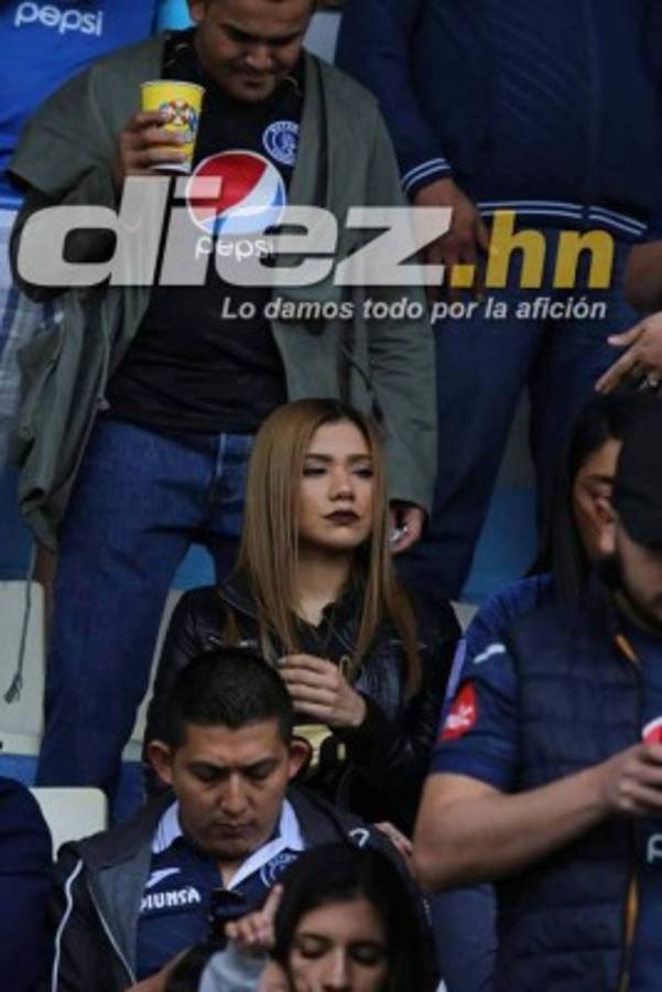 ¡Hermosas chicas! El lado más sexy de la final entre Motagua y Olimpia