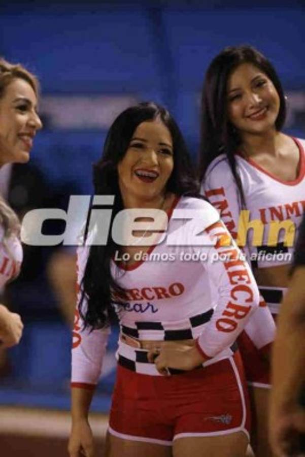 ¡Mamitas! La semifinal entre Real España y Olimpia se llenó de chicas lindas