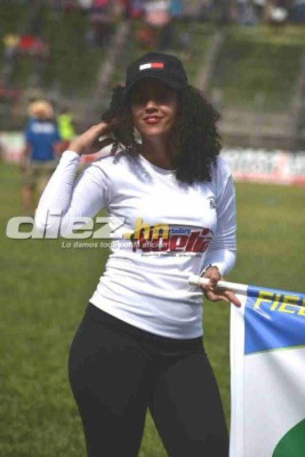 ¡Bellísimas! Final entre Real Sociedad y Olancho se llenó de lindas chicas