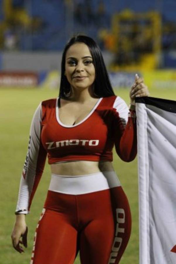 ¡Para enamorarse! Las chicas que embellecieron el clásico Real España-Olimpia