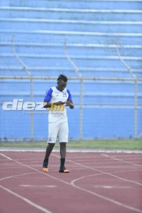 Risas y la broma de Elis a 'Choco' en el entreno de la Selección de Honduras