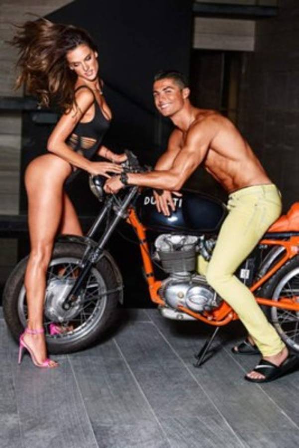 La sexy sesión de fotos de Cristiano y Alessandra Ambrosio en ropa interior