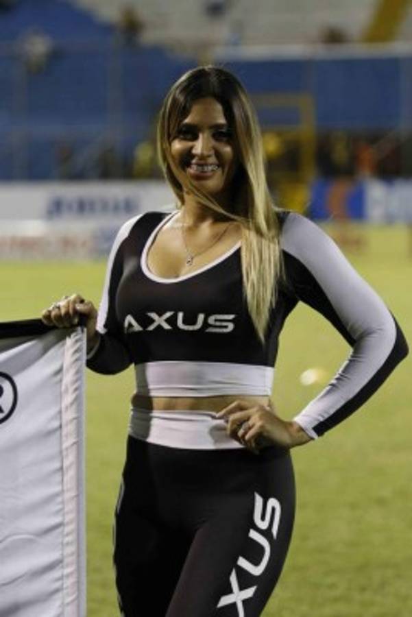 ¡Para enamorarse! Las chicas que embellecieron el clásico Real España-Olimpia