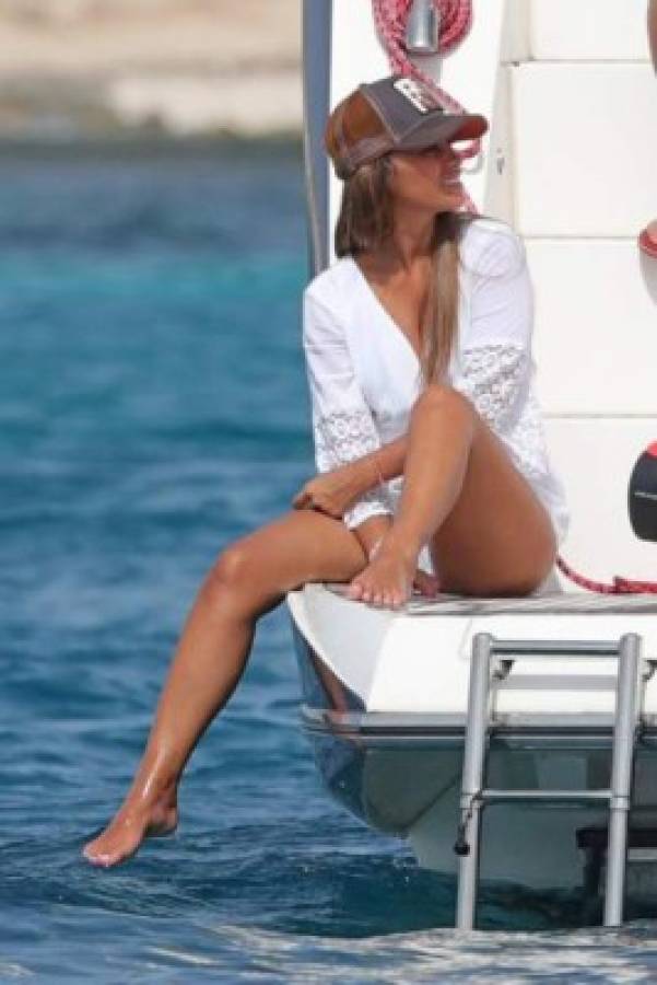 Nuevas fotos: Messi sigue disfrutando en Ibiza con Antonella Roccuzzo