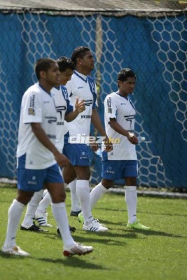 EN FOTOS: Las 20 inolvidables imágenes de Roger Espinoza con la camisa de Honduras