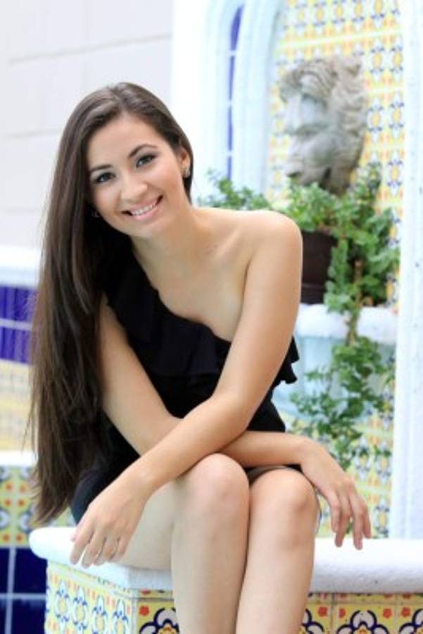 Hasta las cámaras suspiran con la ¡belleza! de Dariela Sandoval