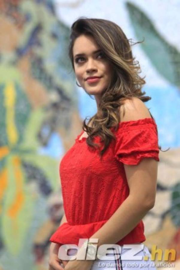 ¡Hermosa! Así es Erika Williams, la periodista de sangre chilena que suspira por la Selección de Honduras