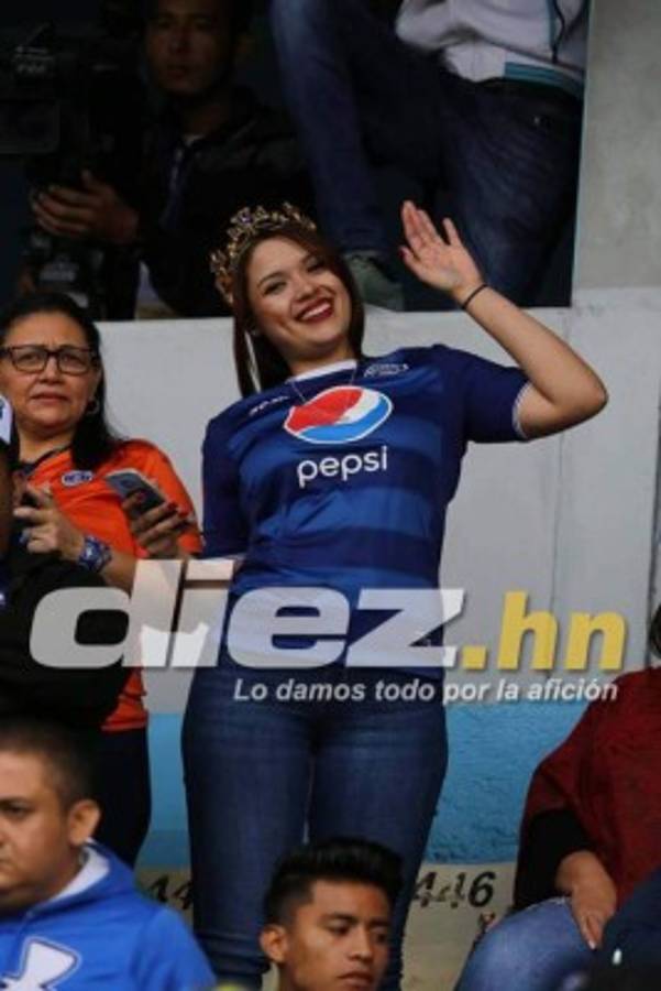 ¡Hermosas chicas! El lado más sexy de la final entre Motagua y Olimpia