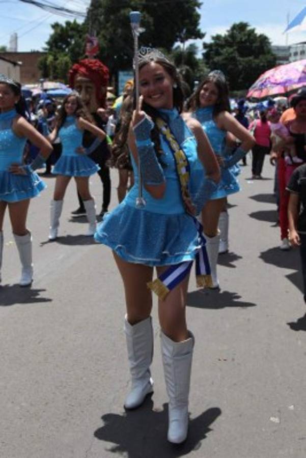 Las palillonas de Tegucigalpa que han deslumbrado en los desfiles patrios
