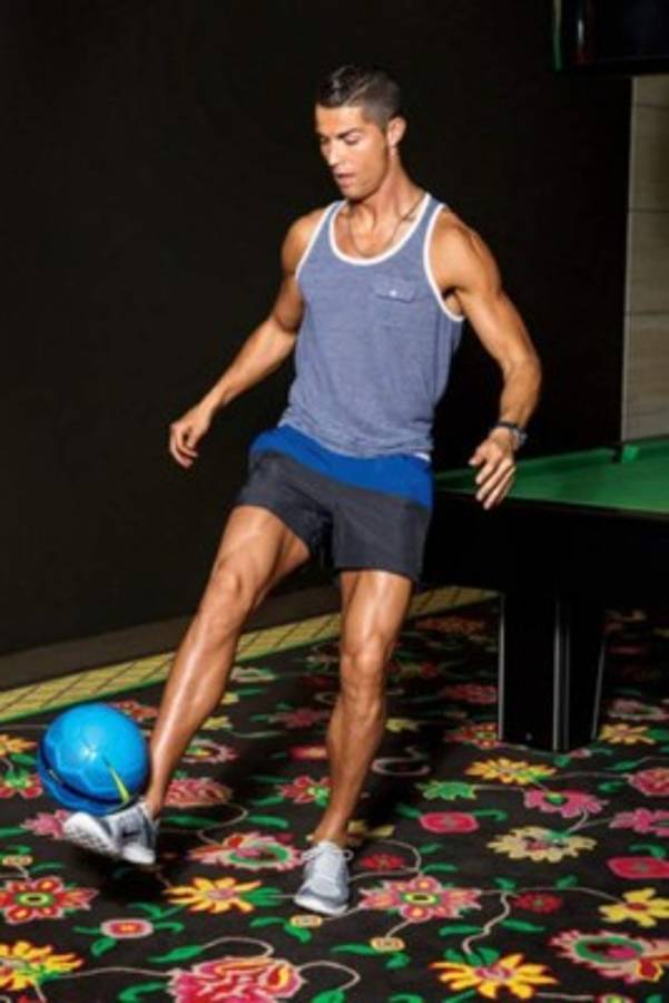 La sexy sesión de fotos de Cristiano y Alessandra Ambrosio en ropa interior