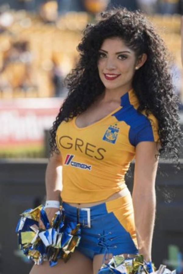 ¡MAMACITAS! En México dejan de ver los partidos por estas hermosas distracciones