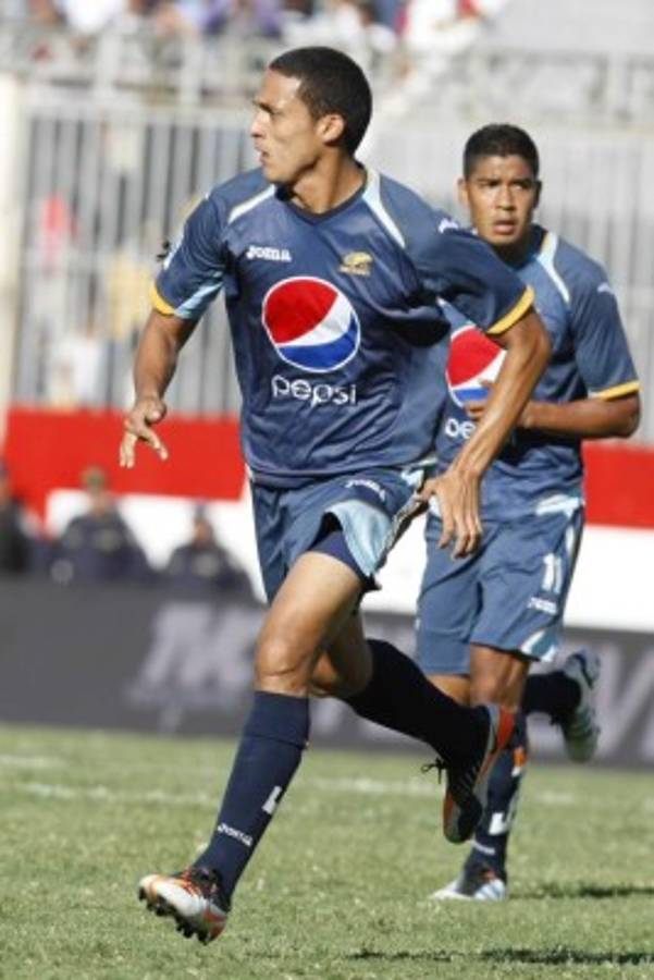 Jugadores hondureños que se retiraron jóvenes y con un futuro por delante