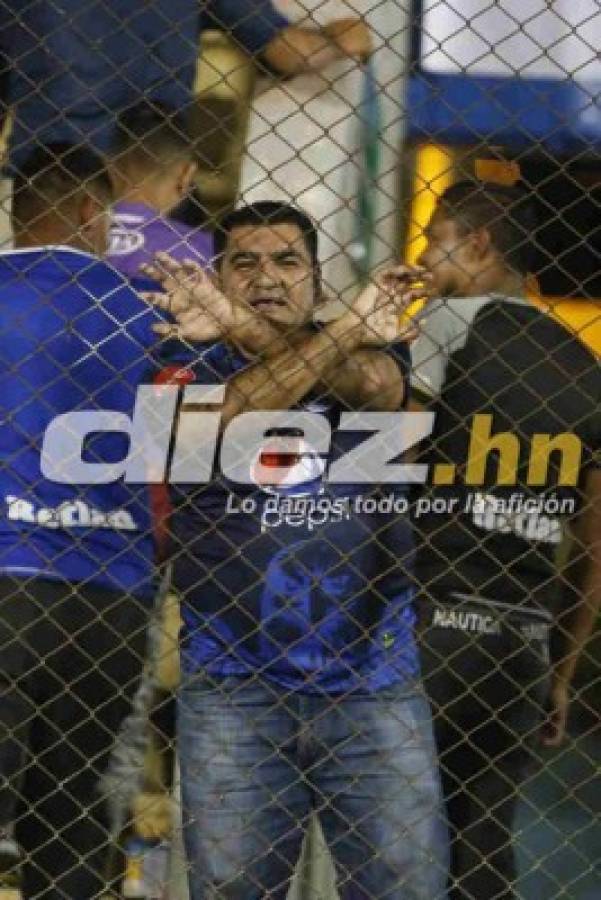 NO SE VIO EN TV: El drama de los jugadores de Motagua y la inolvidable pancarta en gradería