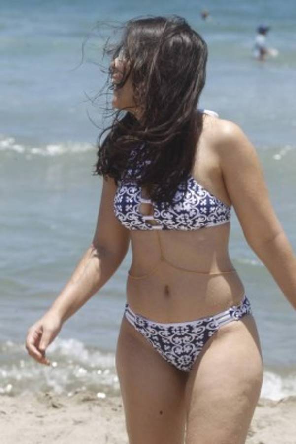 Así se divierten las bellas chicas en las playas de Honduras