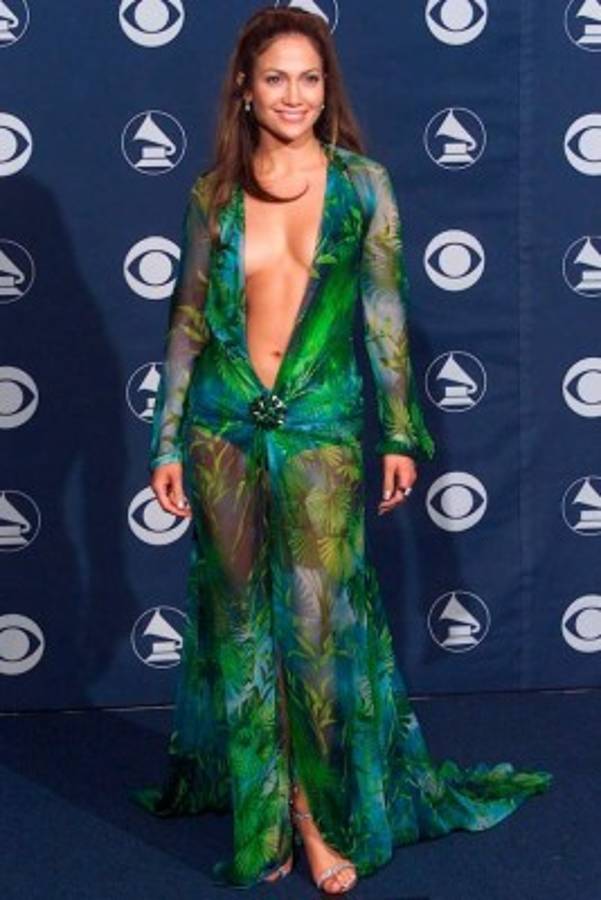 11 fotos de infarto de Jennifer López, la fan número uno del Real Madrid