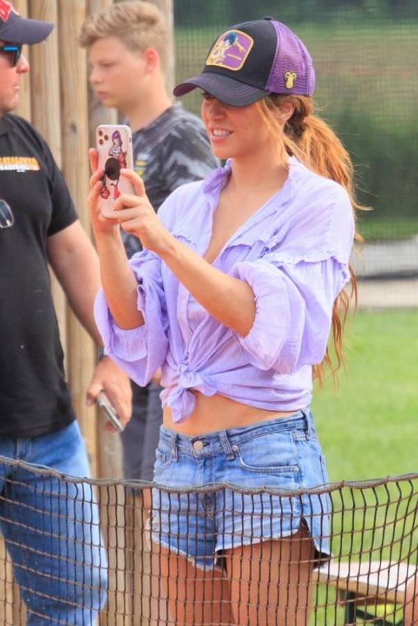 ¿Se hablaron? El incómodo encuentro entre Piqué y Shakira: Así fueron fotografiados en República Checa durante sus vacaciones