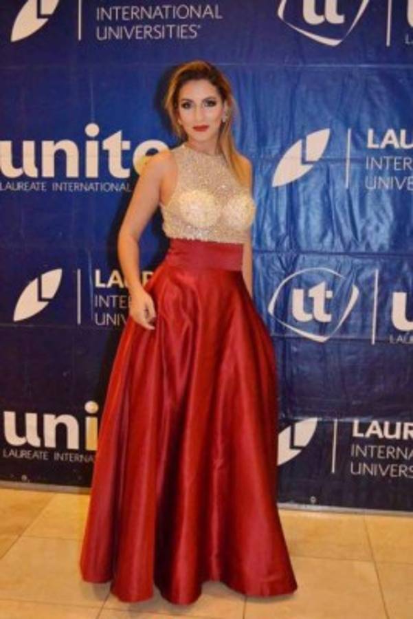 Así es la exuberante Roxana Kafati, exreina de belleza hondureña