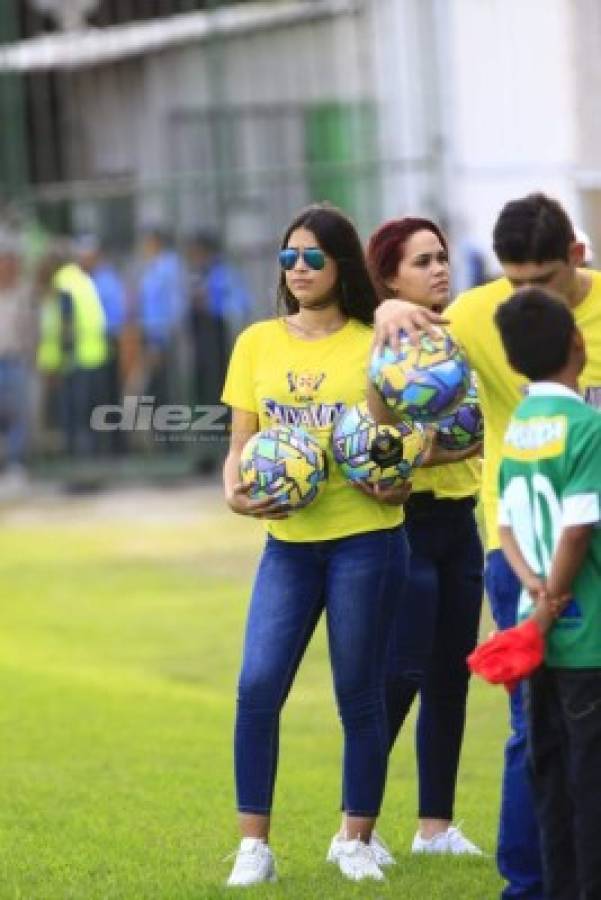 Liga Nacional comenzó llevando lindas chicas a los estadios de Honduras