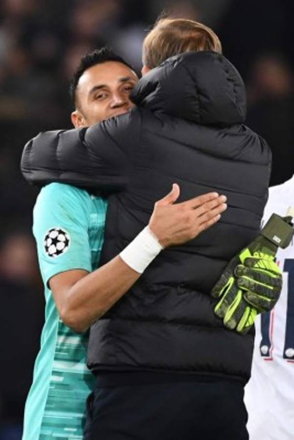 Keylor Navas regala su camisa, la compañía de Neymar y el rostro de Mbappé al ser sustituido