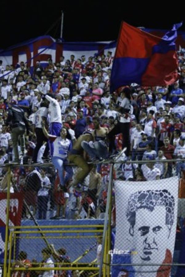 Rambo en el Excélsior, el look de Memo y la compañía de Yustin Arboleda en el Morazán