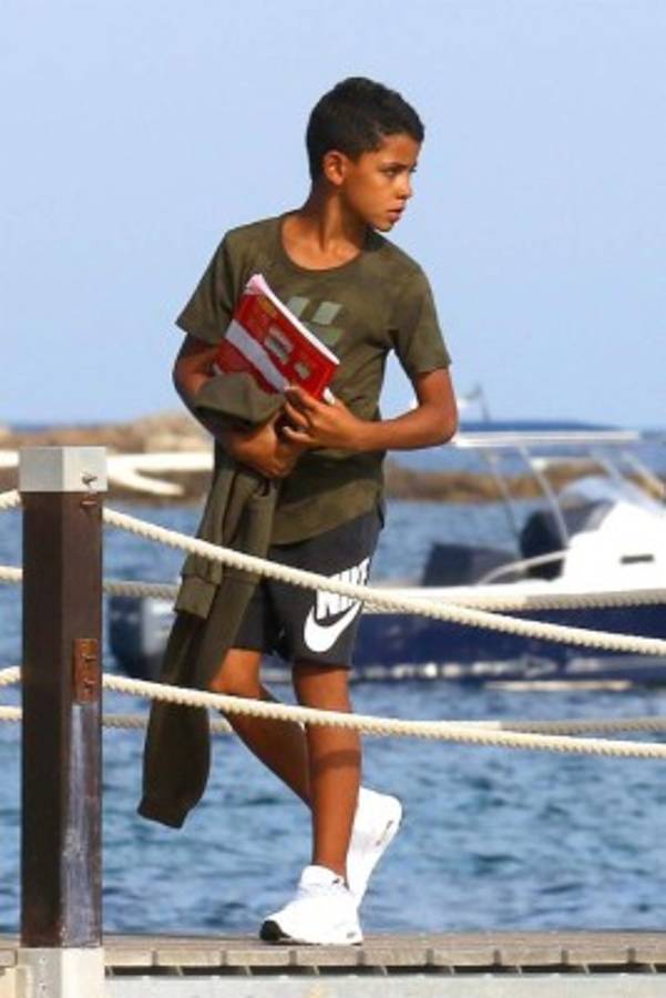 Las infartantes imágenes de Cristiano y Georgina en la isla de Saint-Tropez