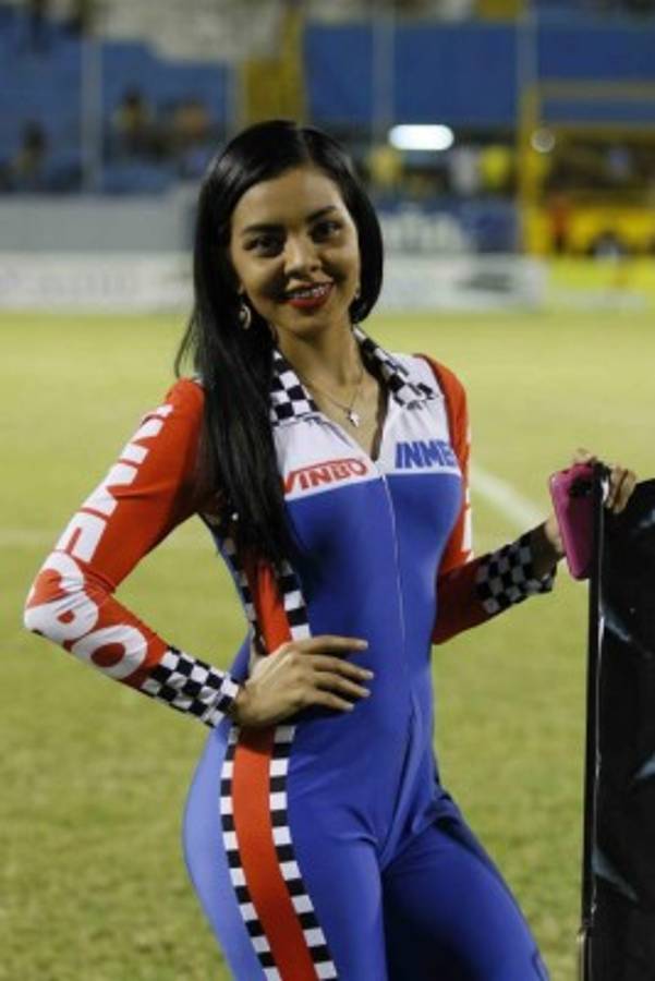 ¡Para enamorarse! Las chicas que embellecieron el clásico Real España-Olimpia