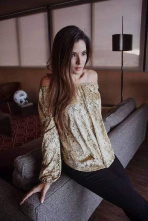 María José González, la periodista tica que enamora con su carisma y sonrisa