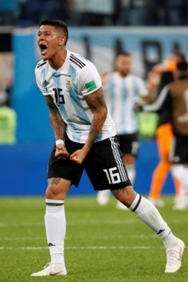 Lo que no se vio en TV: La fría celebración de Sampaoli con Messi y el show de Maradona en las gradas