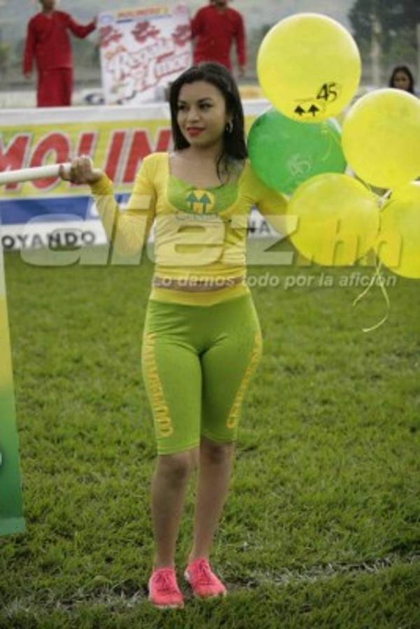 Sangre, abejas, chicas lindas y besos en las fotos curiosas de la fecha 7&nbsp;&nbsp;