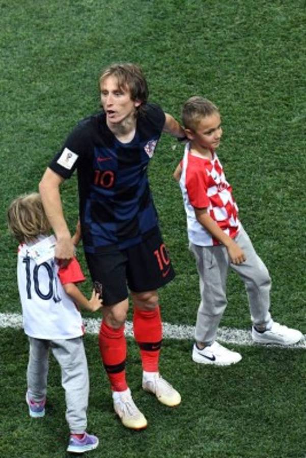 No se vio en TV: El beso a Rakitic, el desahogo de Modric y la eufórica celebración croata